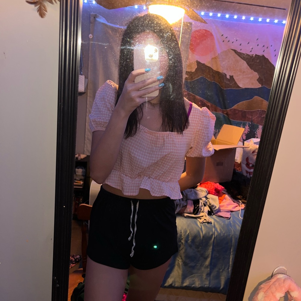 pink crop top